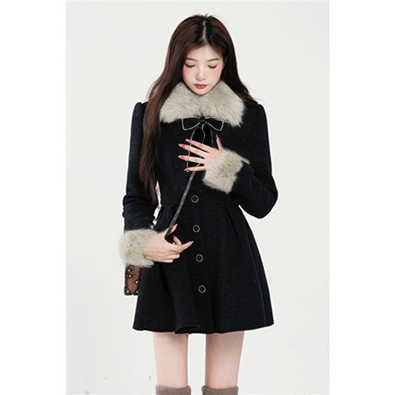 加绒加厚毛领蝴蝶结百褶裙2025冬女西装式大衣气质连衣裙2521