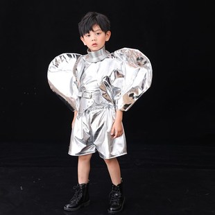 银色潮童T台走秀儿童演出服模特比赛未来科技感服装元宇宙战士潮