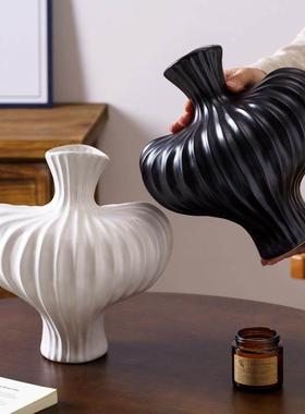 侘鲜寂风轻奢高级陶瓷花耸瓶肩美人花器水培花感玫瑰客厅桌UBI面