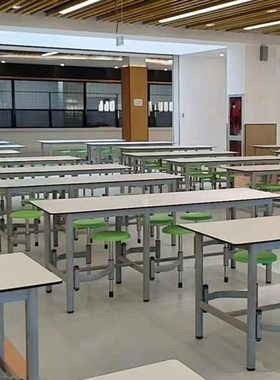学校学生食堂餐桌椅组合4人抗倍特伸缩员工地连体快餐桌椅饭堂餐