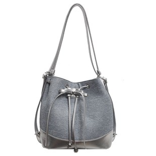 今年流行撞色大容量包包2024新款女双肩后背包多用单肩斜挎水桶包