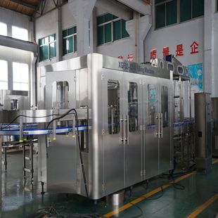 廠家直供碳酸飲料生產線 定制含氣飲料灌裝 機 供應鹽汽水灌裝