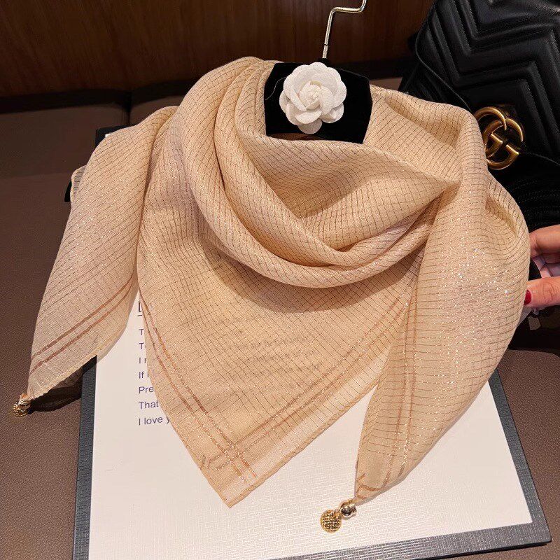 丝巾女春秋新款磁吸扣高级感雪纺纱巾百搭装饰小领巾薄款洋气围巾