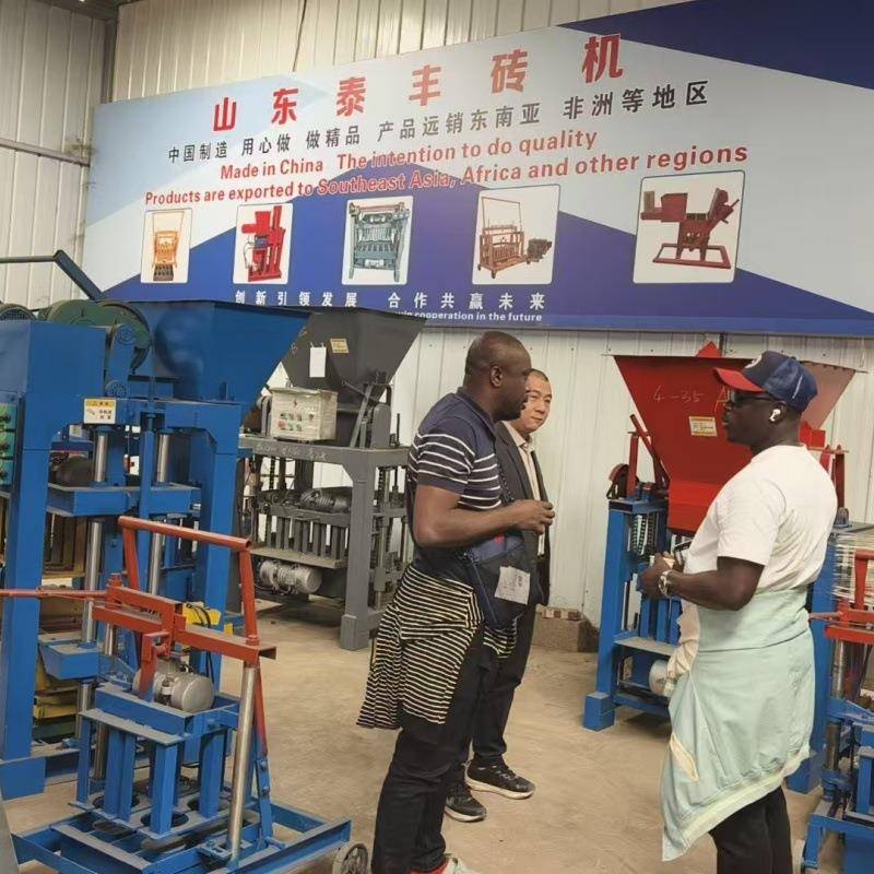 4-25全自动免烧水泥制砖机面包砖六角空心护坡砖机非洲屋顶砖机