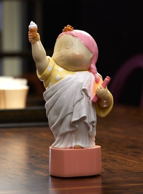 稀奇艺术雕塑瞿广慈《幸运女神》可爱桌面摆件饰品礼品礼物