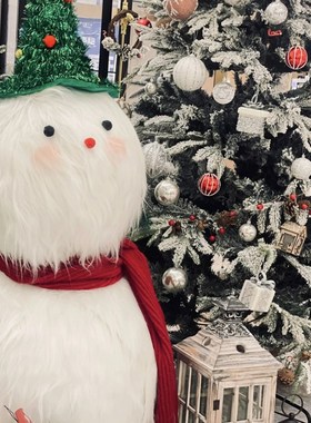 大型毛绒雪人新年节日网红店铺打卡装饰商场橱窗活动展示陈列摆件