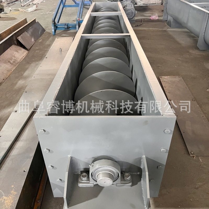 垂直倾斜提升机种类 颗粒粉状物料提料机图片 双轴螺旋上料机效果