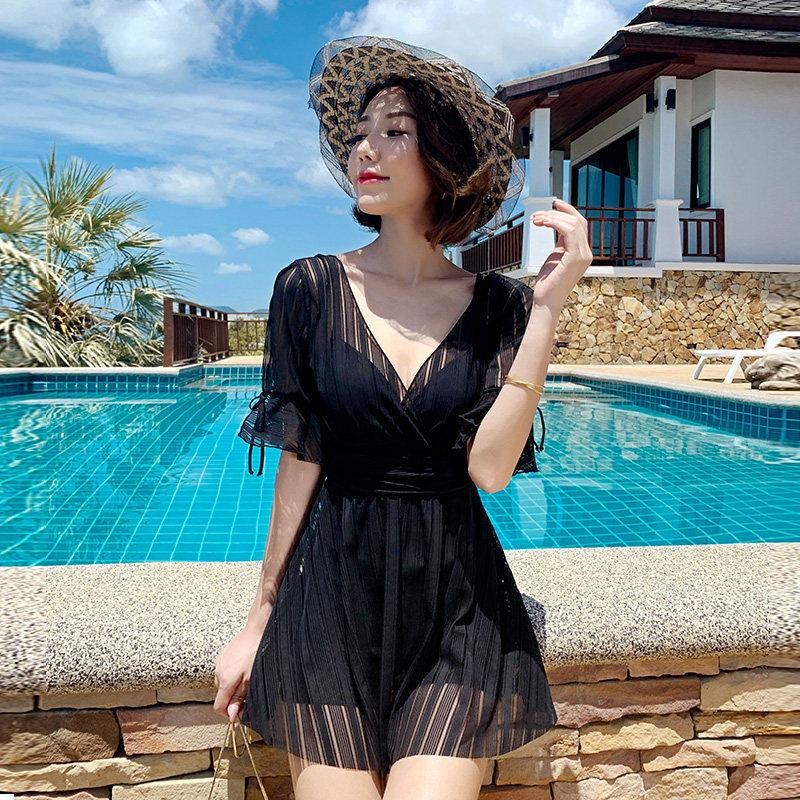 胖MM新款网红泳衣m女连体遮肚显瘦保守大码钢托聚拢温泉妈妈游泳