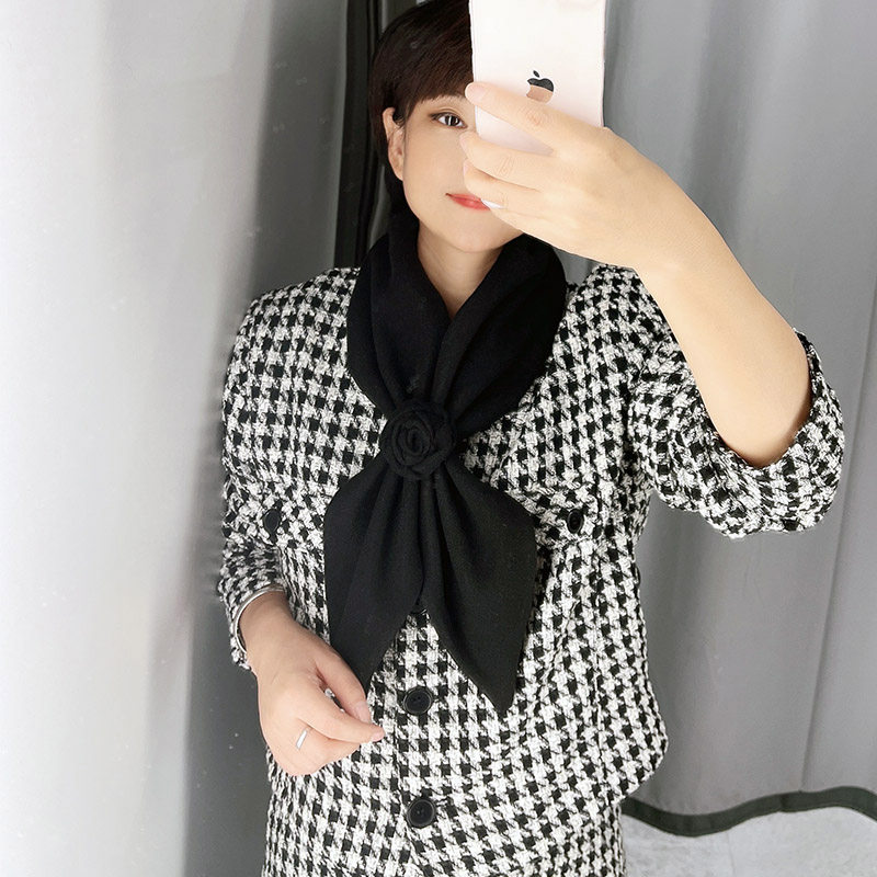 黑色围巾短款女冬季小众2021新D款百搭韩版可爱手工花毛呢假领子