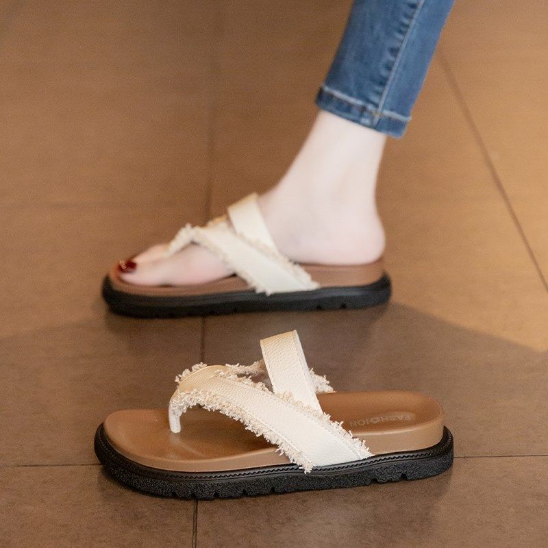 高级感厚底人字拖女夏季外穿2025新款超火沙滩凉鞋夹脚增高凉拖鞋