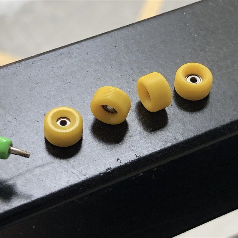 DSG8mm基础款手指滑板轮POMD专业白色高速轮子指板轮深鱼滑板