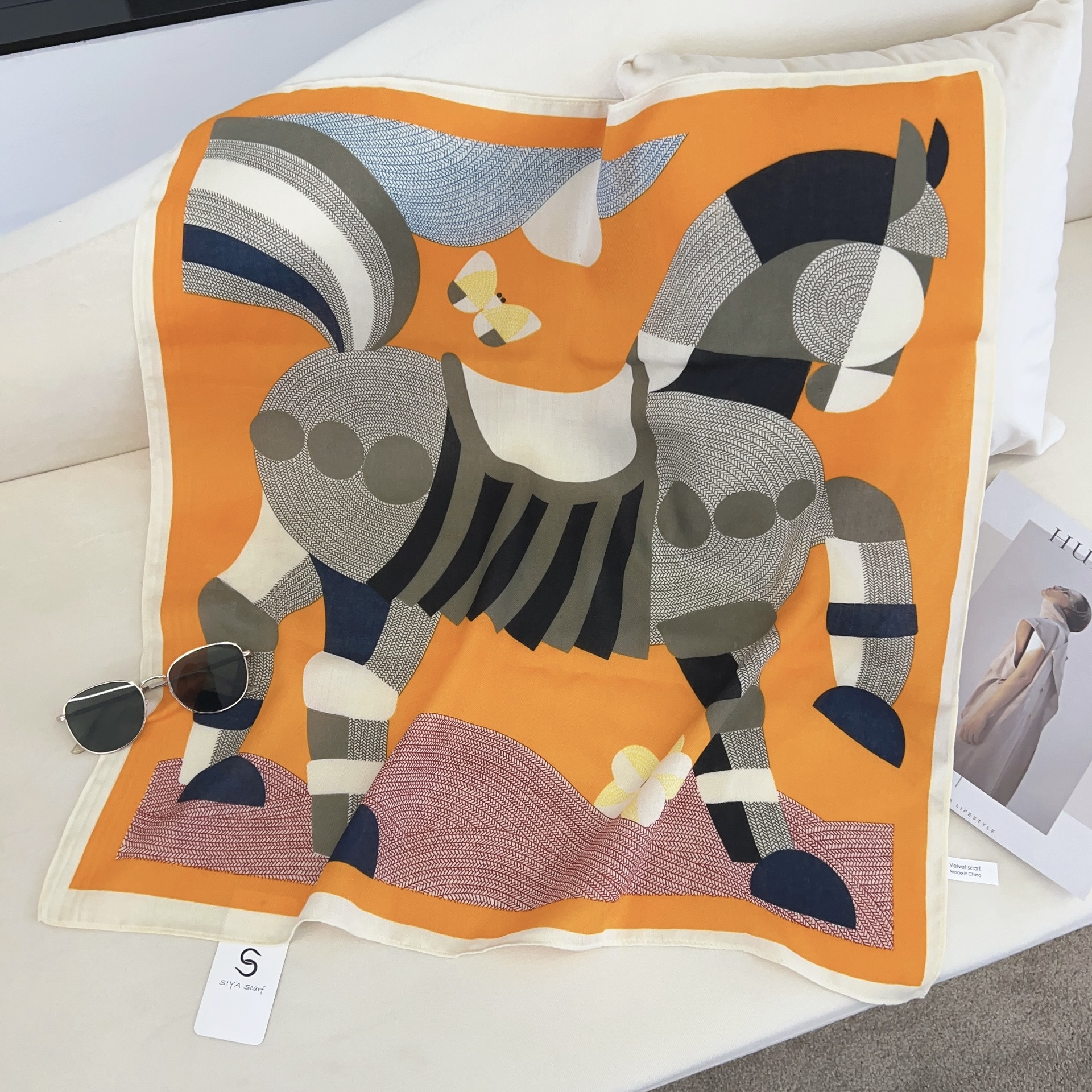 2025新款时尚百搭丝巾女68cm印花防晒装饰小方巾丝绒手感围巾