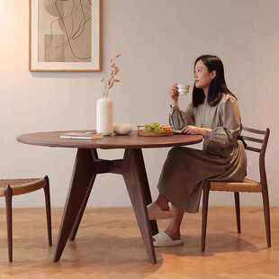 斯堪的纳维亚圆灰红橡木黑胡桃餐桌实木圆桌简单覆古米咖啡洽谈桌