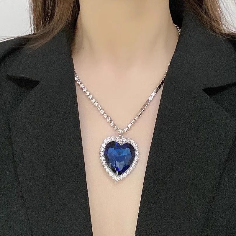 轻奢高档蓝色镶钻爱心吊坠项链女复古奢华个性百搭锁骨链毛衣链潮,饰品/流行首饰/时尚饰品新,项链,淘宝优惠券,粉丝福利购,淘宝优惠卷