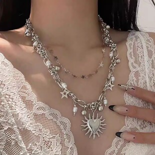 多层叠戴星星亮片爱心项链女亚文化小众设计感异形珍珠锁骨链颈链
