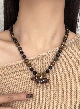 复古虎眼石串珠腊肠狗吊坠项链女