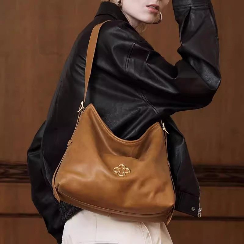 新款单肩腋下包女士小众高级感时尚植鞣牛皮大容量斜挎hobo托特包,箱包皮具/热销女包/男包,腋下包,淘宝优惠券,粉丝福利购,淘宝优惠卷