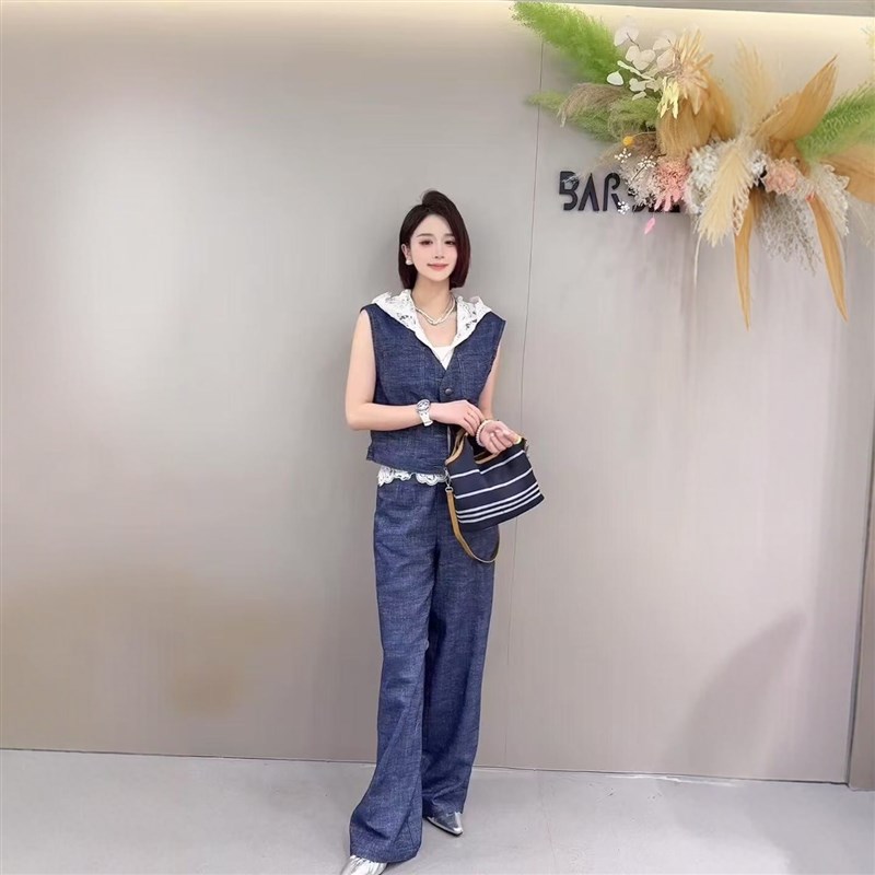我的女孩儿25678蕾丝连帽拼接A牛仔马甲+阔腿裤时尚气质两件套女