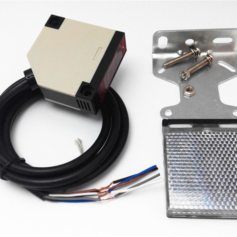 镜面反射型光电开关E3JK-R4M1五线常开常闭AC90-250V感应4M反光板