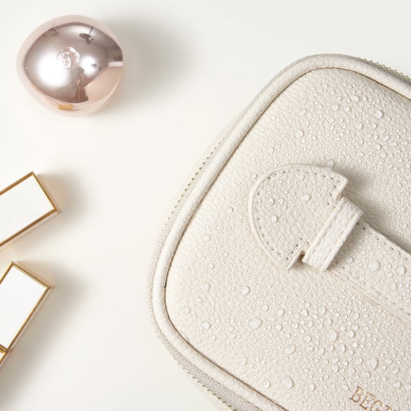 化妆包女2013新款便携大容量高级感手提旅行化妆品刷收纳包洗漱袋