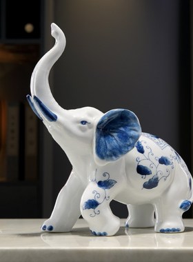 陶瓷大象摆件一对招财镇宅办公室客厅电视酒柜手绘青花瓷装饰礼品