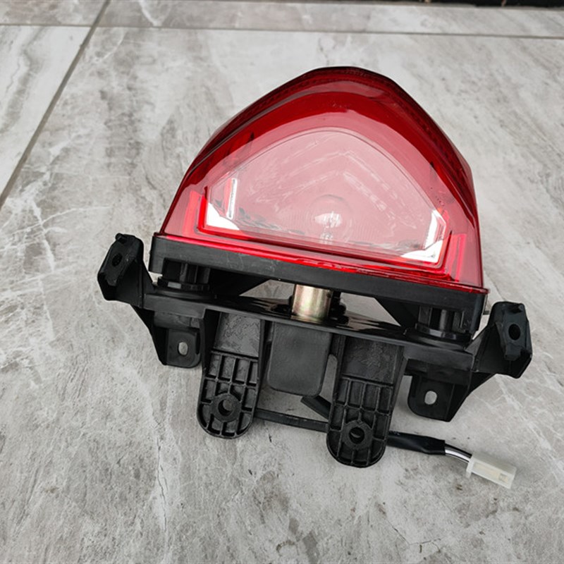 适用翼爽DM125/DM150 HJ125-23 HJ150-23A/C后尾灯总成后刹车灯壳