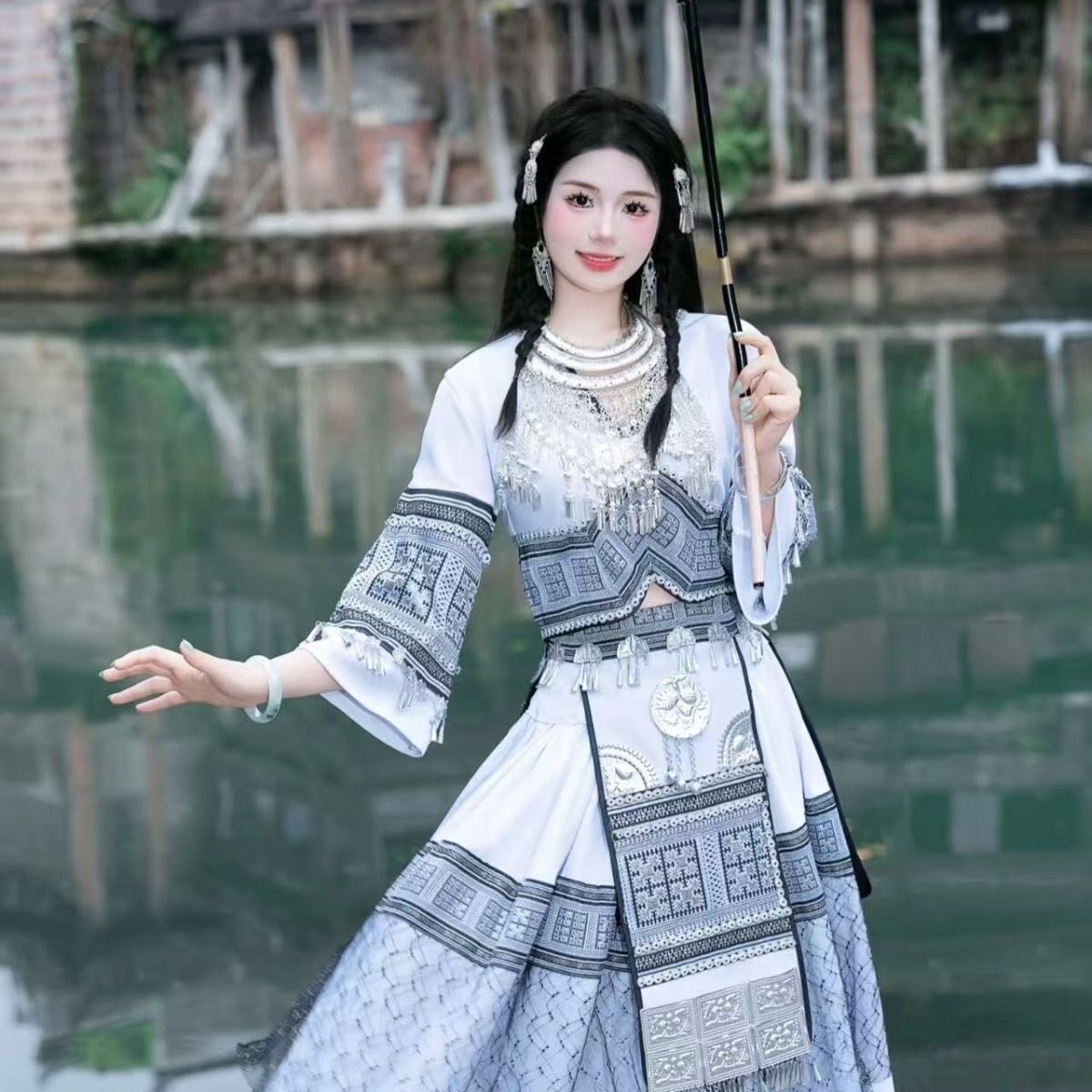 新款苗疆少女蜡染苗族土家族服饰云贵少数民族演出气质套装成人女