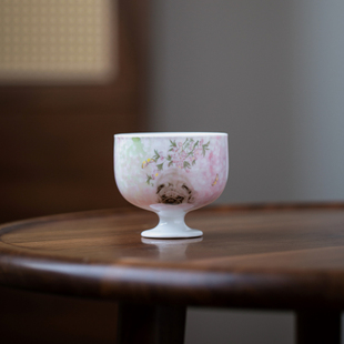 纯手绘桃粉高足杯家用创意釉上贴绘巴哥陶瓷品茗杯主人杯单杯茶杯