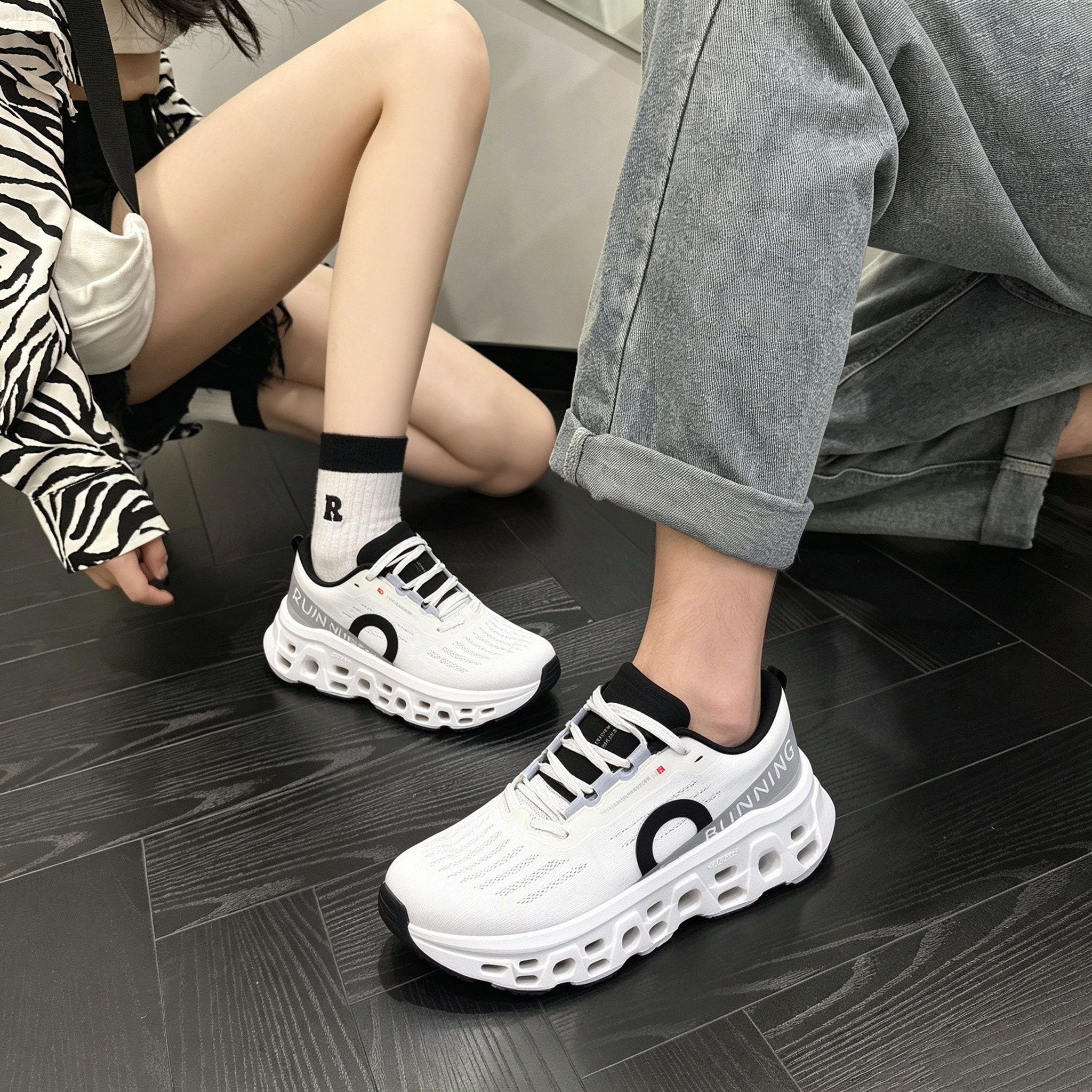 新款氛围感老爹鞋复古新潮设计男女同款城市出行休闲运动鞋
