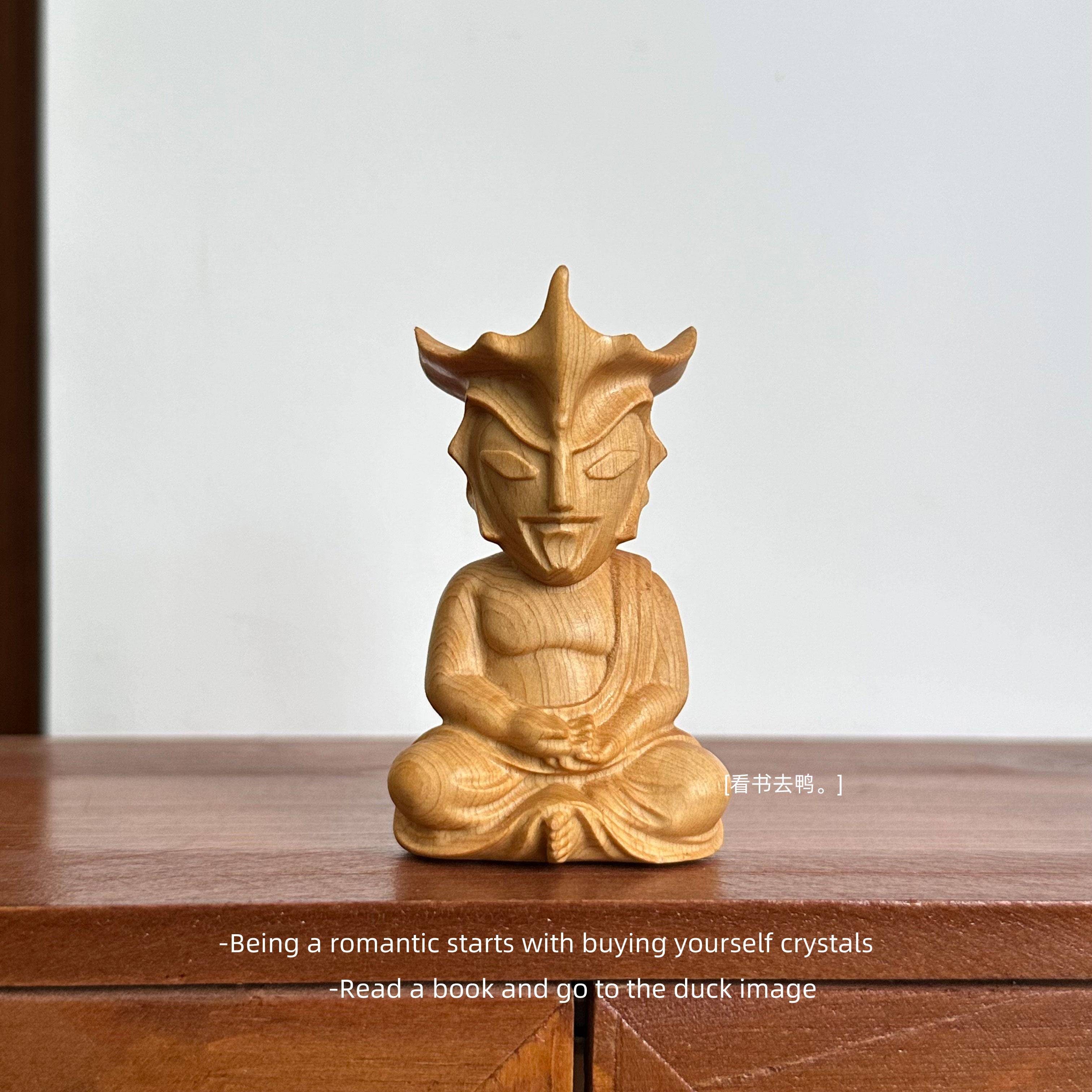 「雷欧奥凸曼 闪耀的狮子之曈」奥凸曼桌面实木摆件创意礼物