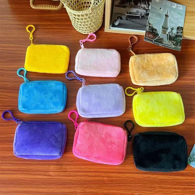 纯色零钱包可挂书包证件收纳毛绒小包便携身份证包套个性随身耳机