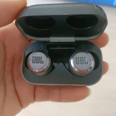 J家280TWS售後品，坏品问题机，研究价，不会维修，不建议购买