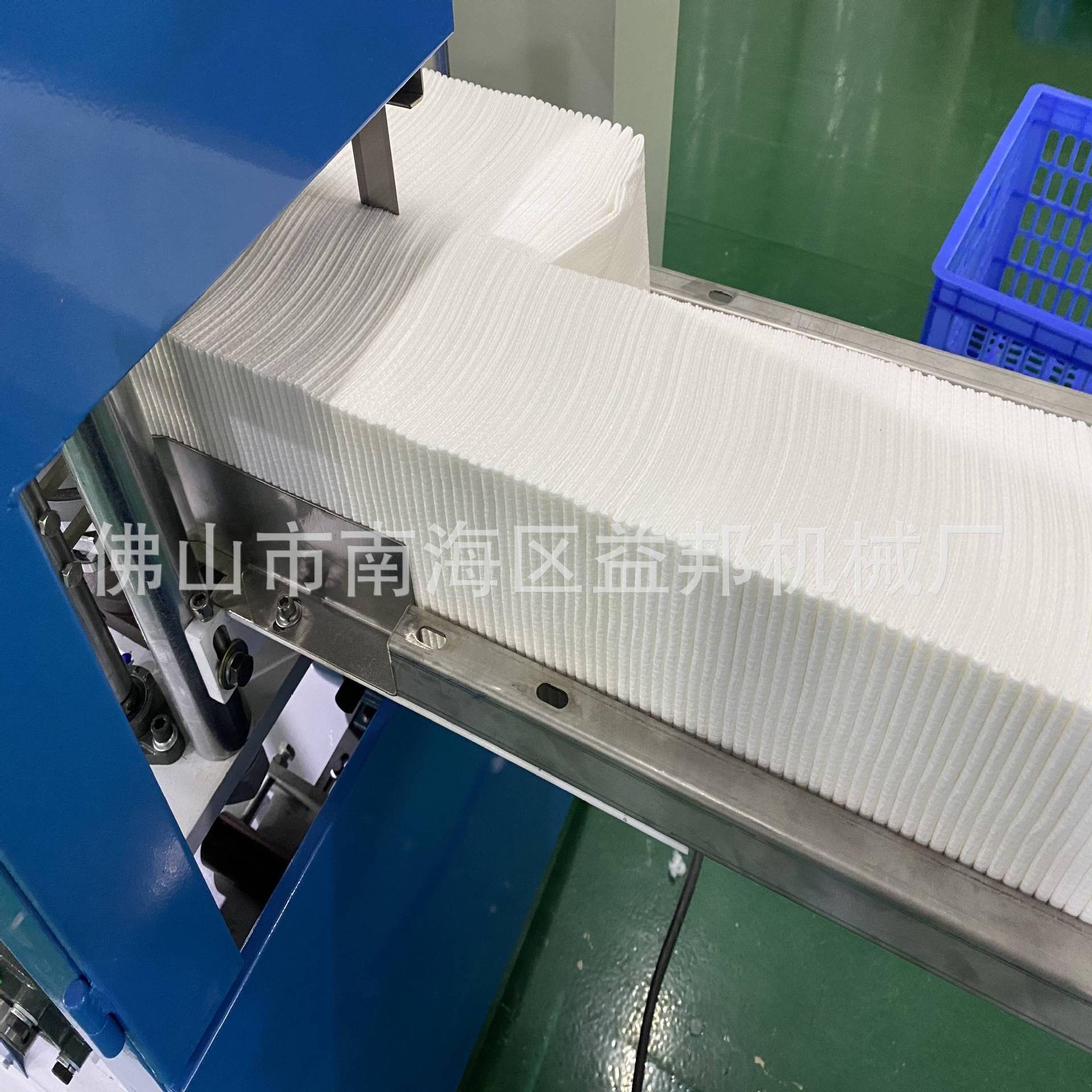 浴巾折叠机 棉柔巾机器无纺布设备餐巾机器纱布折叠机