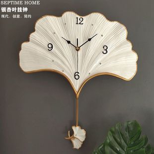 新款 创意树脂家用静音石英墙上钟表 银杏叶摇摆挂钟时尚 钟表个性