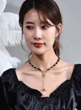 欧美ins钛钢项l链轻奢小众设计吊坠冷淡风金色皮质拼接锁骨链