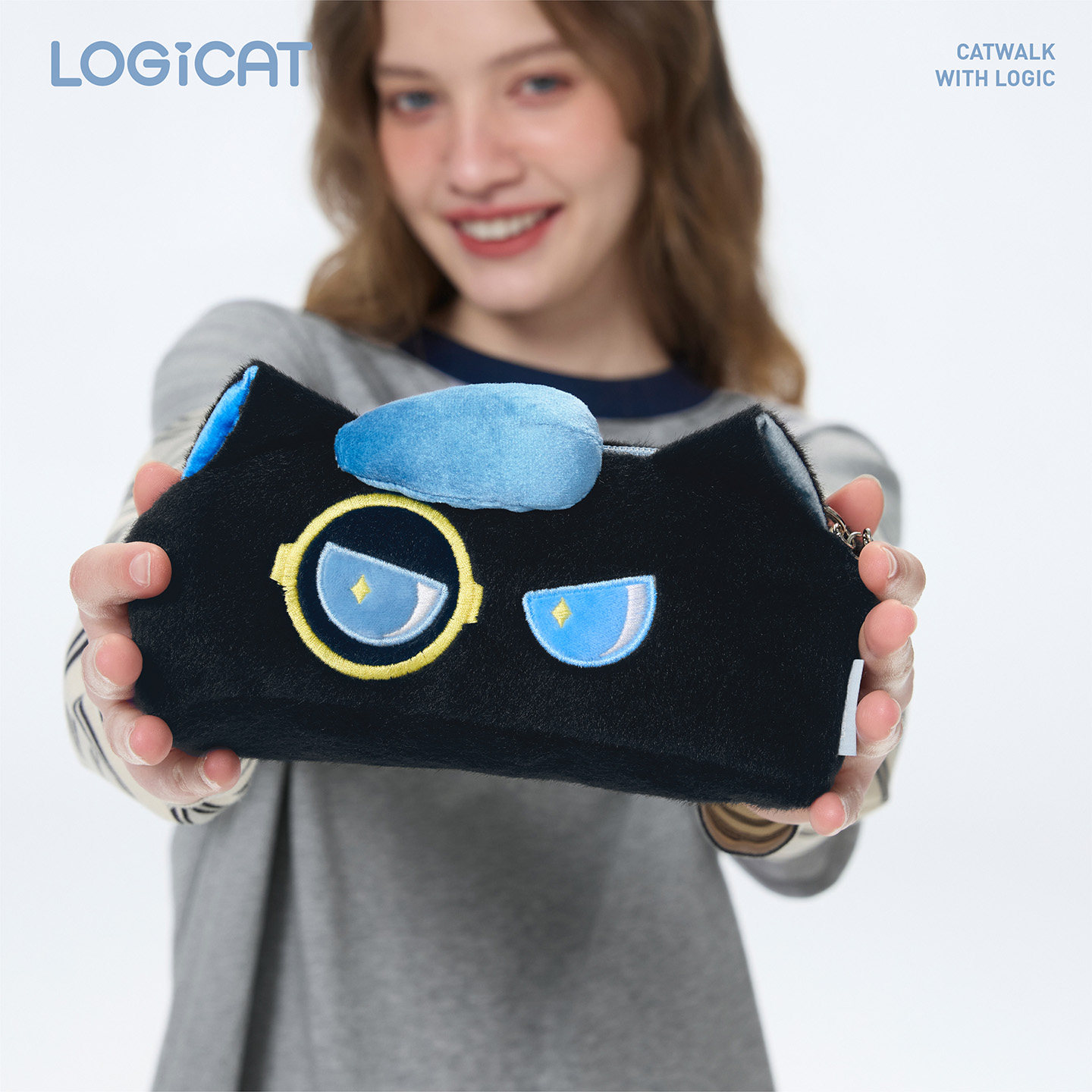 LOGICAT猫咪毛绒笔袋高颜值开学大容量文具袋多功能创意收纳袋