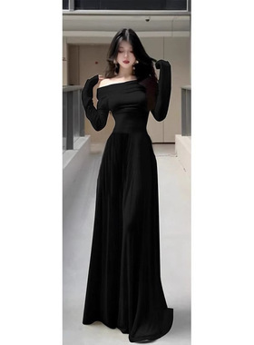 法式黑色复古一字长袖连衣裙秋冬新款赫本风显瘦收腰气质长裙