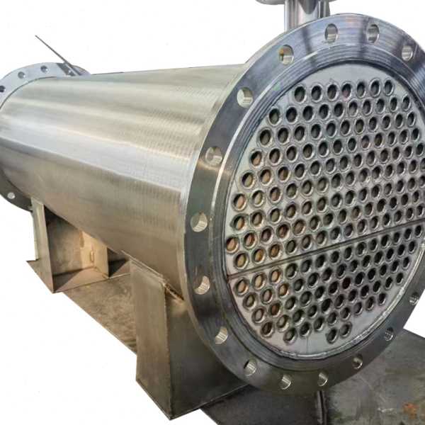 供应50平方304不锈钢列管式冷凝器换热器 20平方316L管壳式换热器