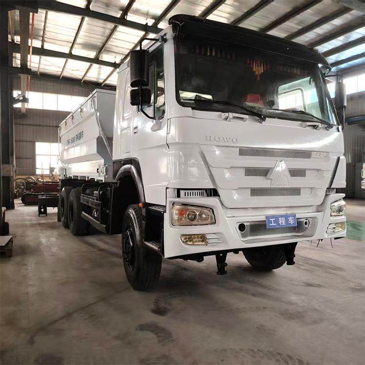 自动化多功能汽车一体撒布车 双桥底盘运行平稳撒灰车厂家,五金/工具,筑路机械,淘宝优惠券,粉丝福利购,淘宝优惠卷