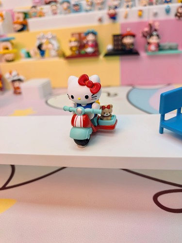 Hellokitty三轮车（双磁吸） DIY手办摆件桌面装饰品PU公仔萌粒周