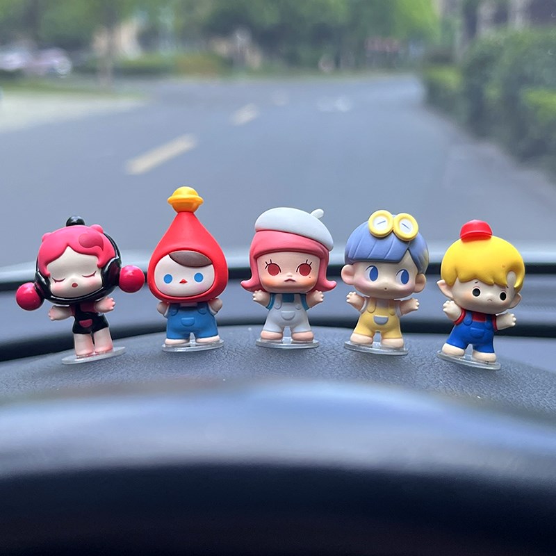 2024网红泡泡玛特车载摆件汽A车内中控台屏幕装饰公仔萌粒可爱车