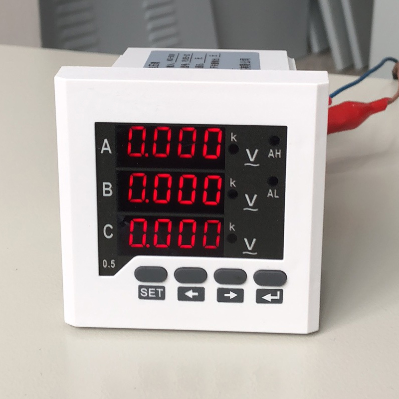 三相电压表数显220V数字电压表38C0V数码管三线交流6L2电压表测量