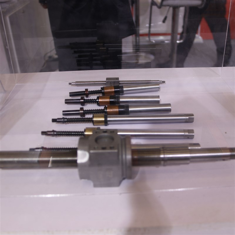 sfu2510轴承钢高速滚珠丝杆 金属返向器螺母太阳能板滚珠丝杠副