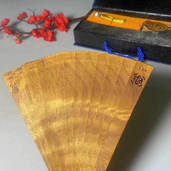 金丝楠木扇子小叶桢楠折扇龙胆水波纹苏扇古典日用工艺扇F015