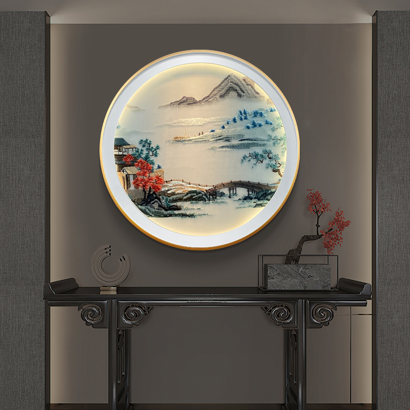 新中式玄关装饰画山水画刺绣挂画圆形餐厅客厅背景墙壁画发光灯画图片