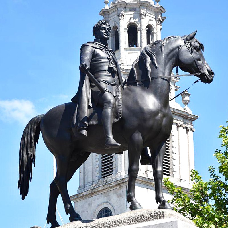 西方人物骑马铸铜玻璃钢雕塑 城市地标性建筑创意文化定制摆件