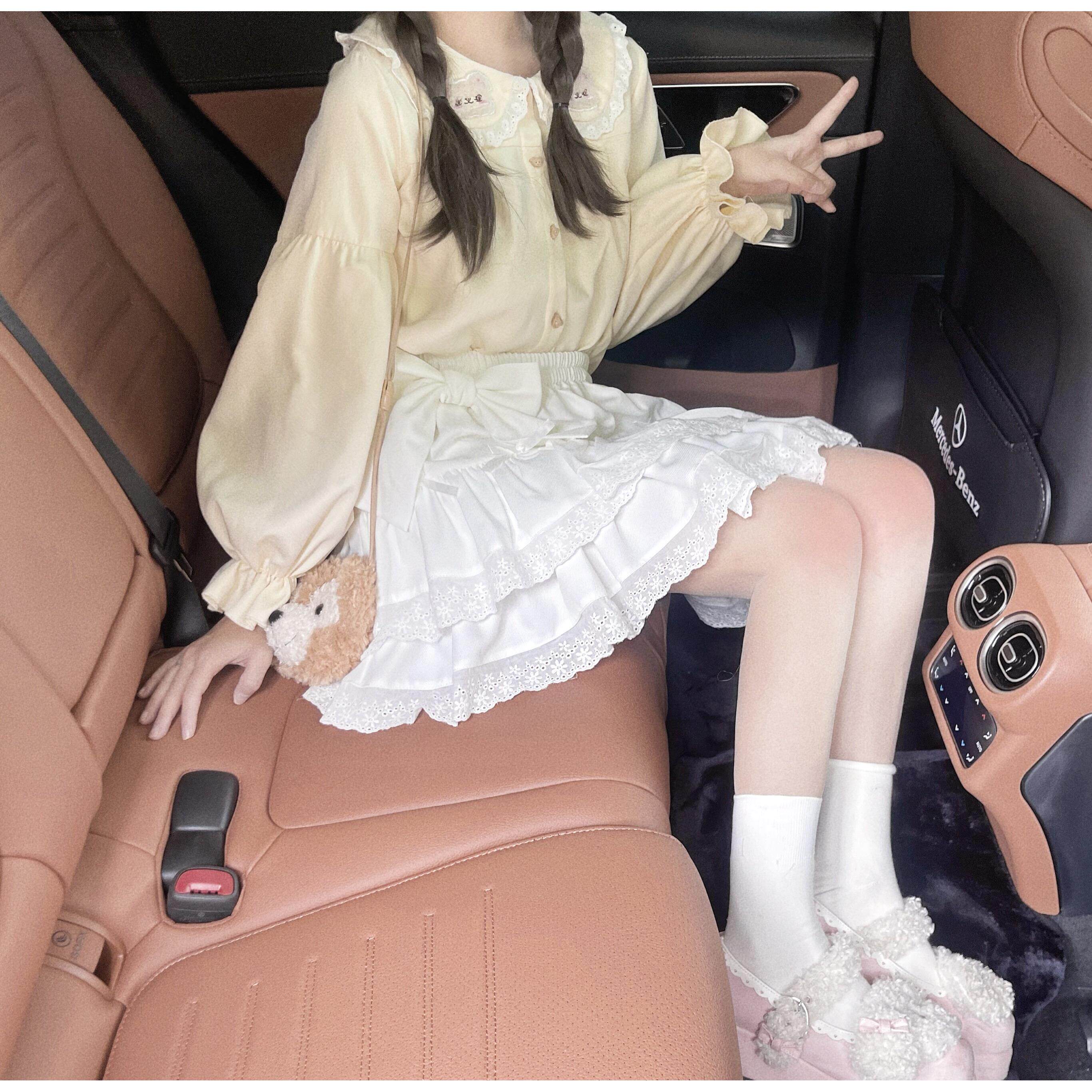 现货原创 -小蛋糕-白色A字短裙 百搭半裙 自带蓬度蕾丝花边很可爱
