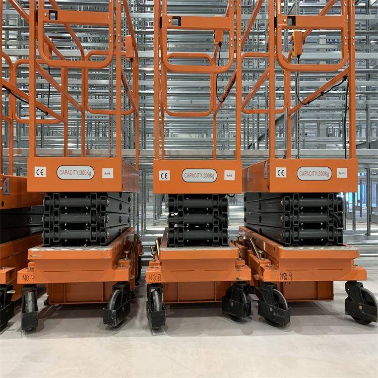 自行走移动剪叉式升降机高空作业车电动液压小型全自行升降平台