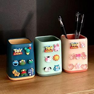 儿童卡通可爱笔筒男孩女孩创意礼物学生桌面文具收纳盒收纳桶时尚