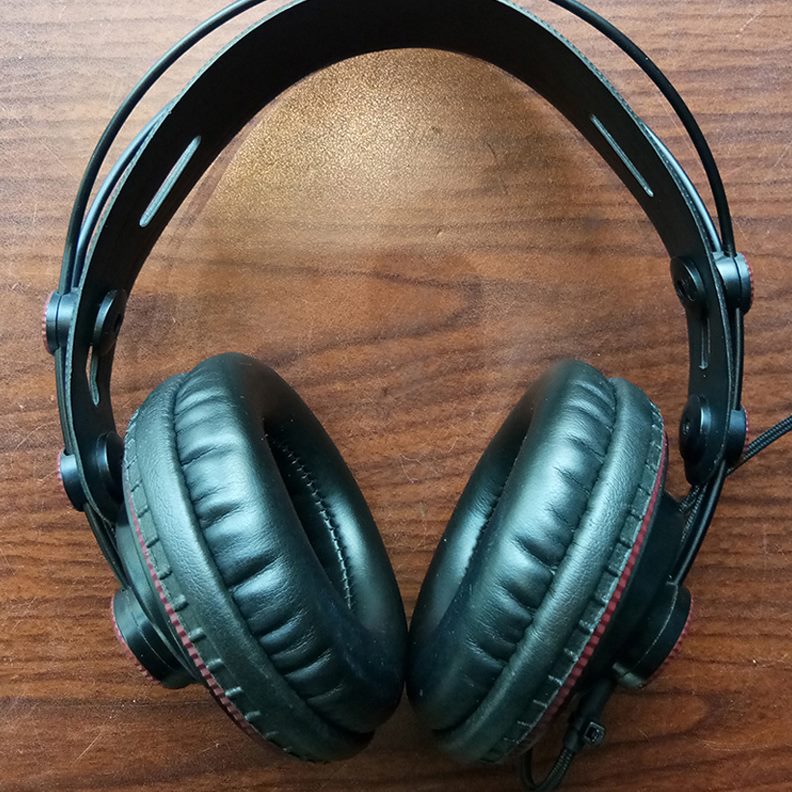 震撼有线耳机电竞耳机专用唱歌机头戴式重低音降噪耳机友唱歌练房